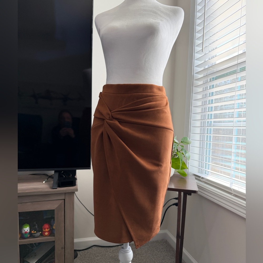 SOLD Preloved Iris Chic Tan Pencil Skirt